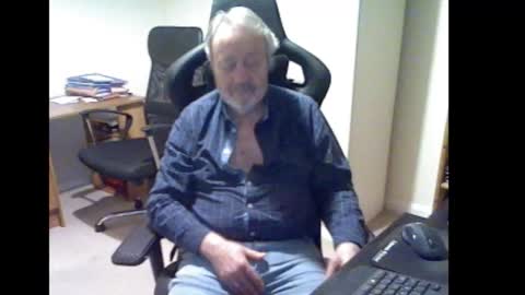 erasmus_d online show from January 12, 5:40 pm