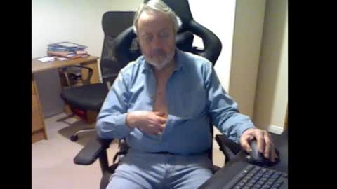 erasmus_d online show from January 14, 6:13 pm