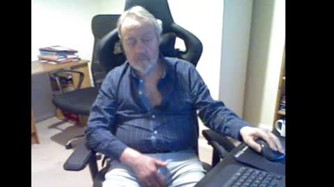 erasmus_d online show from March 16, 6:12 pm
