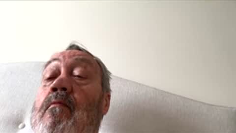 Snapshot of erasmus_d chatting on June 4, 7:14 am erasmus_d online show from June 4, 7:14 am