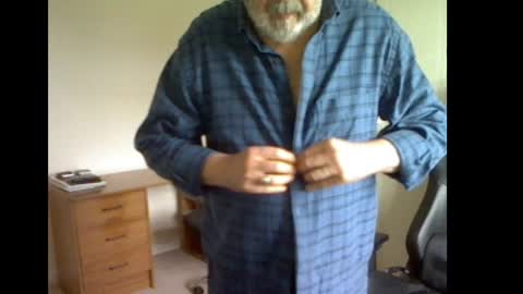 Snapshot of erasmus_d chatting on June 6, 5:06 pm erasmus_d online show from June 6, 5:06 pm