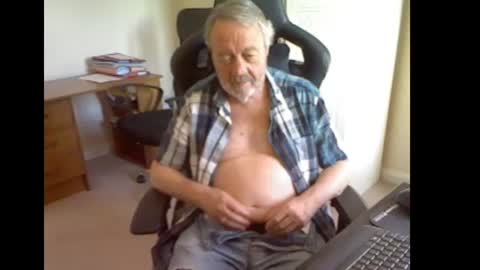 Snapshot of erasmus_d chatting on July 2, 5:30 pm erasmus_d online show from July 2, 5:30 pm