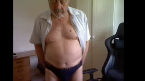 Snapshot of erasmus_d chatting on July 7, 3:38 pm erasmus_d online show from July 7, 3:38 pm