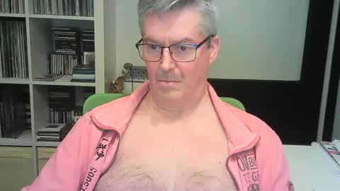 Snapshot of erbee62 chatting on January 14, 9:41 pm ErBee62 online show from January 14, 9:41 pm