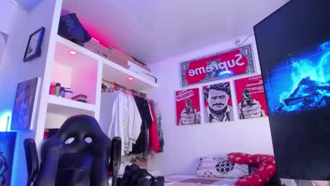 Snapshot of eren_blade_ chatting on November 9, 12:20 am Tht BOSS Eren online show from November 9, 12:20 am