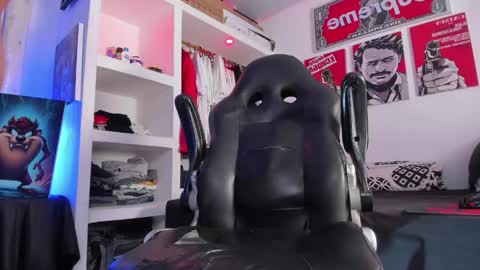 Snapshot of eren_blade_ chatting on November 16, 10:48 pm Tht BOSS Eren online show from November 16, 10:48 pm