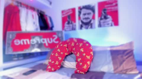 Snapshot of eren_blade_ chatting on December 18, 1:33 am Tht BOSS Eren online show from December 18, 1:33 am