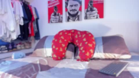 Snapshot of eren_blade_ chatting on December 19, 9:33 pm Tht BOSS Eren online show from December 19, 9:33 pm