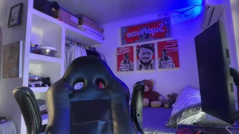 Tht BOSS Eren online show from March 14, 8:25 pm