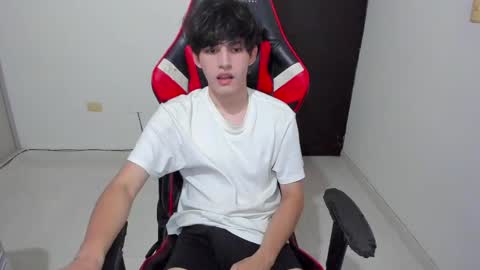 eren_tatakae online show from April 10, 2:28 am