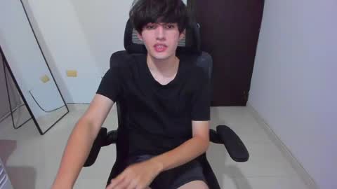eren_tatakae online show from May 18, 3:02 am