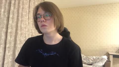 Snapshot of eric_bucks chatting on February 28, 11:28 pm haru moon online show from February 28, 11:28 pm