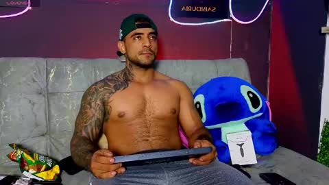 Snapshot of eric_harrison1 chatting on May 3, 10:16 pm Brayan online show from May 3, 10:16 pm
