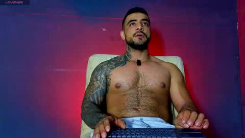 Snapshot of eric_harrison1 chatting on May 18, 11:21 pm Brayan online show from May 18, 11:21 pm