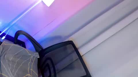 Snapshot of erica_walker chatting on July 19, 5:38 pm erica_walker online show from July 19, 5:38 pm