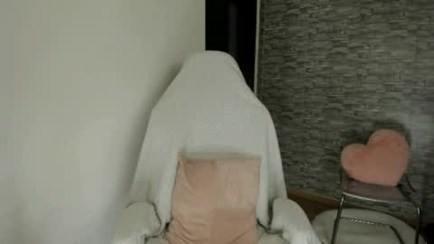Snapshot of erica_xoo chatting on May 26, 5:36 am Riaaa online show from May 26, 5:36 am