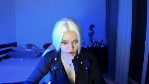 Erica online show from January 27, 8:07 pm