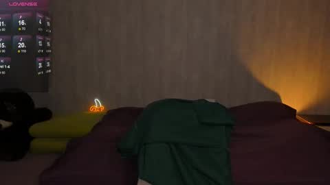 EricaPowers online show from February 18, 2:57 pm