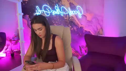 Erica online show from July 7, 1:48 pm