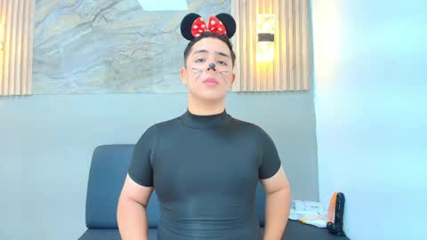 Erick online show from April 2, 7:33 pm