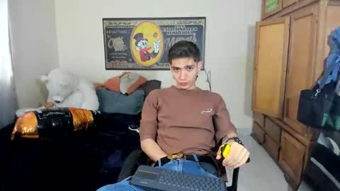 erick_de_rossee online show from April 13, 6:24 pm