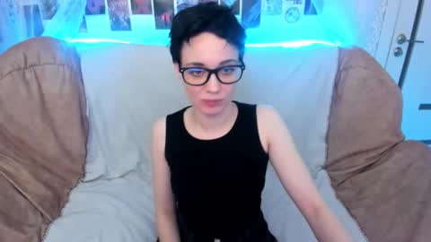 Ericka online show from December 17, 11:49 am