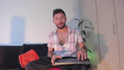 Snapshot of erickpritz_xh chatting on May 15, 2:07 am erickpritz_xh online show from May 15, 2:07 am