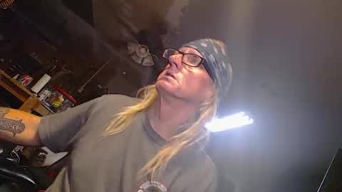 Snapshot of ericlovesu33 chatting on March 15, 7:36 am ericlovesu33 online show from March 15, 7:36 am