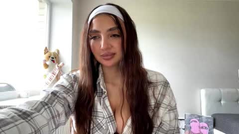 Vanessa online show from May 15, 6:42 am