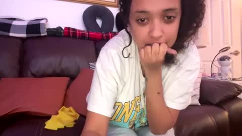 Snapshot of erik339102554 chatting on December 24, 3:37 pm Lea  Erik online show from December 24, 3:37 pm