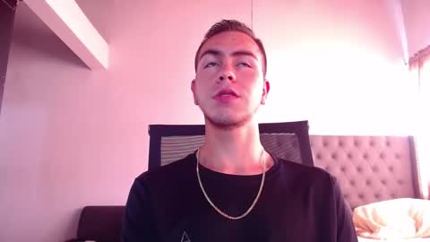 Snapshot of erik_rodriguez chatting on January 15, 2:43 pm Erik rodriguez online show from January 15, 2:43 pm