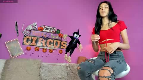 erika1717 online show from October 31, 1:23 pm