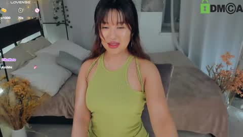 Snapshot of erika_kim chatting on July 12, 7:43 am erika_kim online show from July 12, 7:43 am