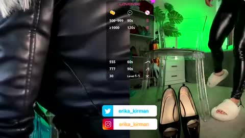 Snapshot of erika_kirman chatting on November 16, 12:00 pm Erika online show from November 16, 12:00 pm