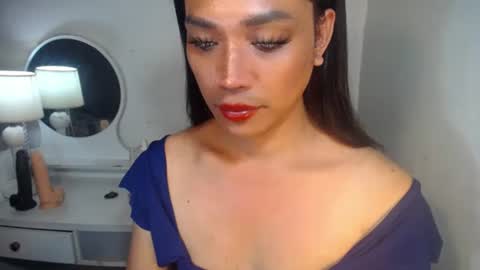 Snapshot of erika_madrigal chatting on September 19, 10:16 am erika_madrigal online show from September 19, 10:16 am