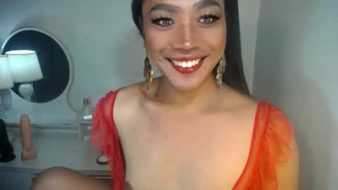 Snapshot of erika_madrigal chatting on September 21, 7:48 pm erika_madrigal online show from September 21, 7:48 pm