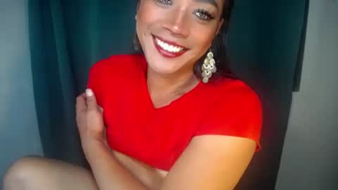 Snapshot of erika_madrigal chatting on November 16, 10:37 pm erika_madrigal online show from November 16, 10:37 pm