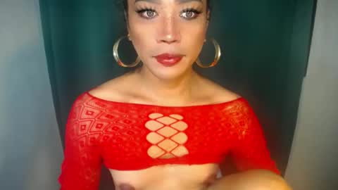 Snapshot of erika_madrigal chatting on November 27, 11:18 pm erika_madrigal online show from November 27, 11:18 pm