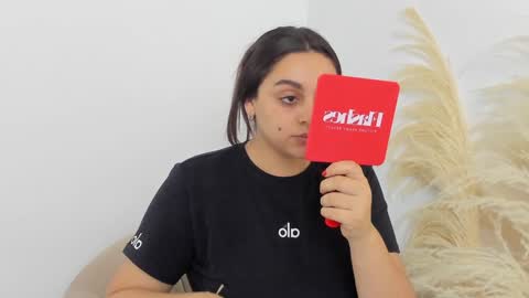 Erika Mendez online show from December 6, 8:29 pm