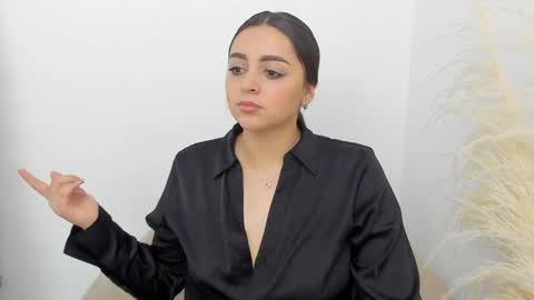 Erika Mendez online show from December 23, 8:25 pm