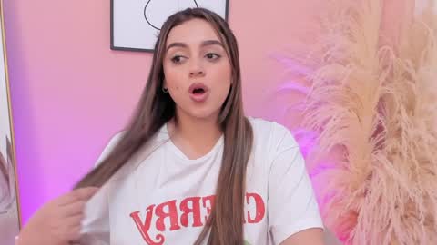 Erika Mendez online show from February 4, 6:49 pm