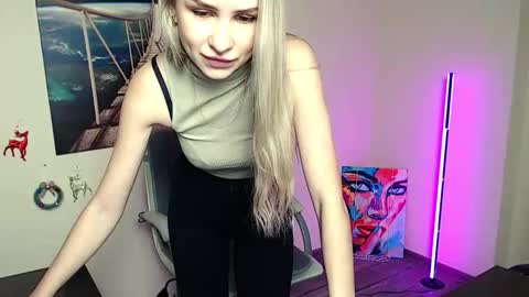 Erika online show from December 20, 1:18 pm