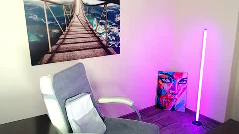 Erika online show from March 10, 1:05 pm