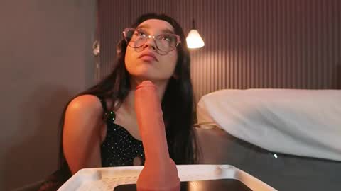 Eri  online show from March 26, 7:19 pm