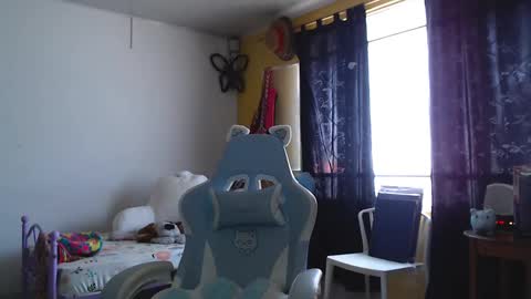 erina_1 online show from December 26, 4:36 pm