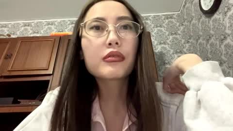 Snapshot of erinnthurmond chatting on May 27, 4:26 pm Luna online show from May 27, 4:26 pm