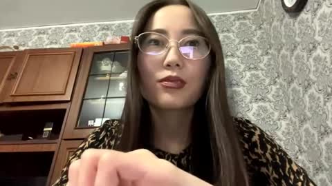 Snapshot of erinnthurmond chatting on May 28, 4:59 pm Luna online show from May 28, 4:59 pm