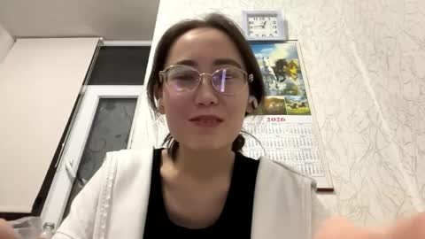 Snapshot of erinnthurmond chatting on May 29, 7:45 pm Luna online show from May 29, 7:45 pm