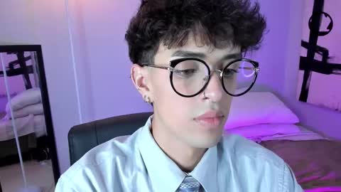   online show from November 7, 12:32 am