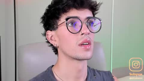   online show from November 29, 9:40 pm